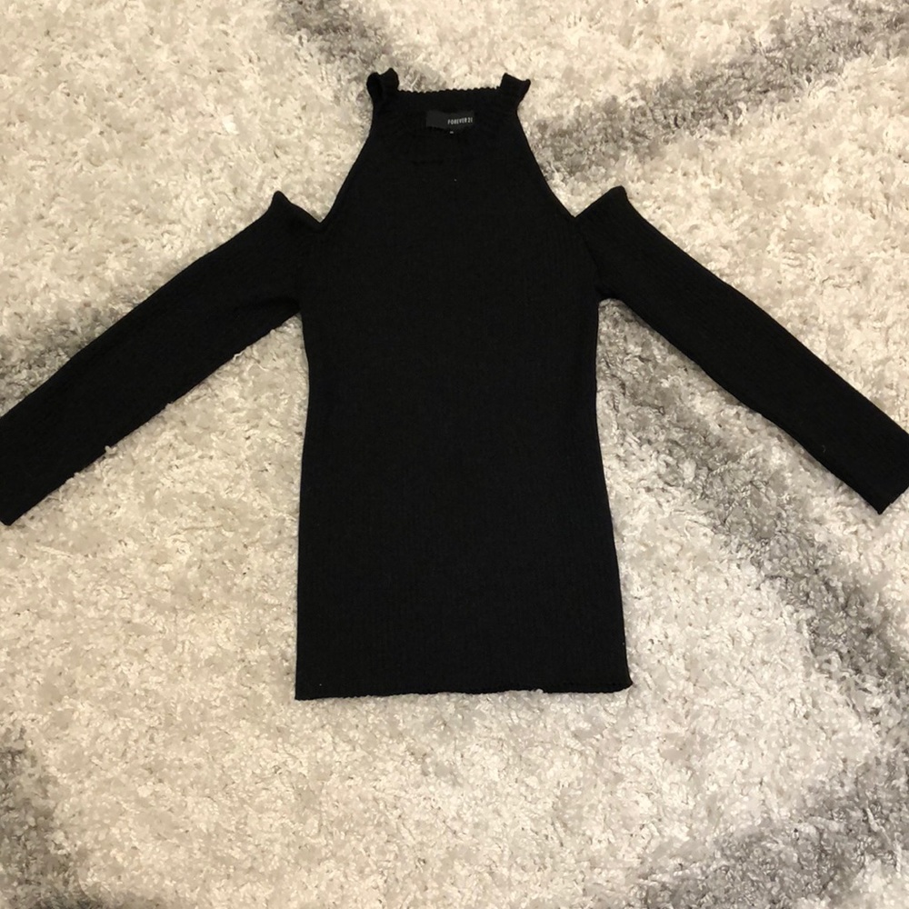 Cutout top